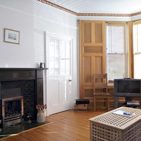 Central And Spacious 2 Bedroom Flat With Garden Edinburgh Bagian luar foto