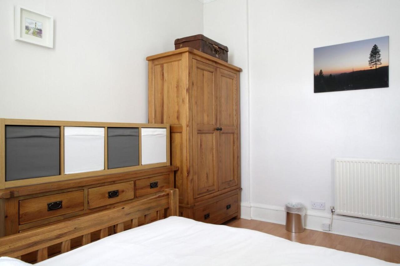 Central And Spacious 2 Bedroom Flat With Garden Edinburgh Bagian luar foto