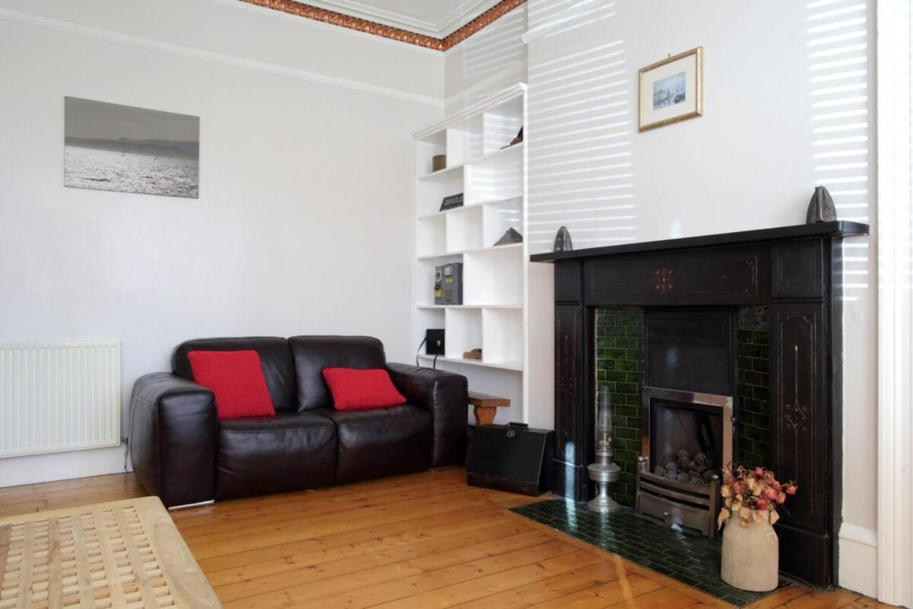 Central And Spacious 2 Bedroom Flat With Garden Edinburgh Bagian luar foto