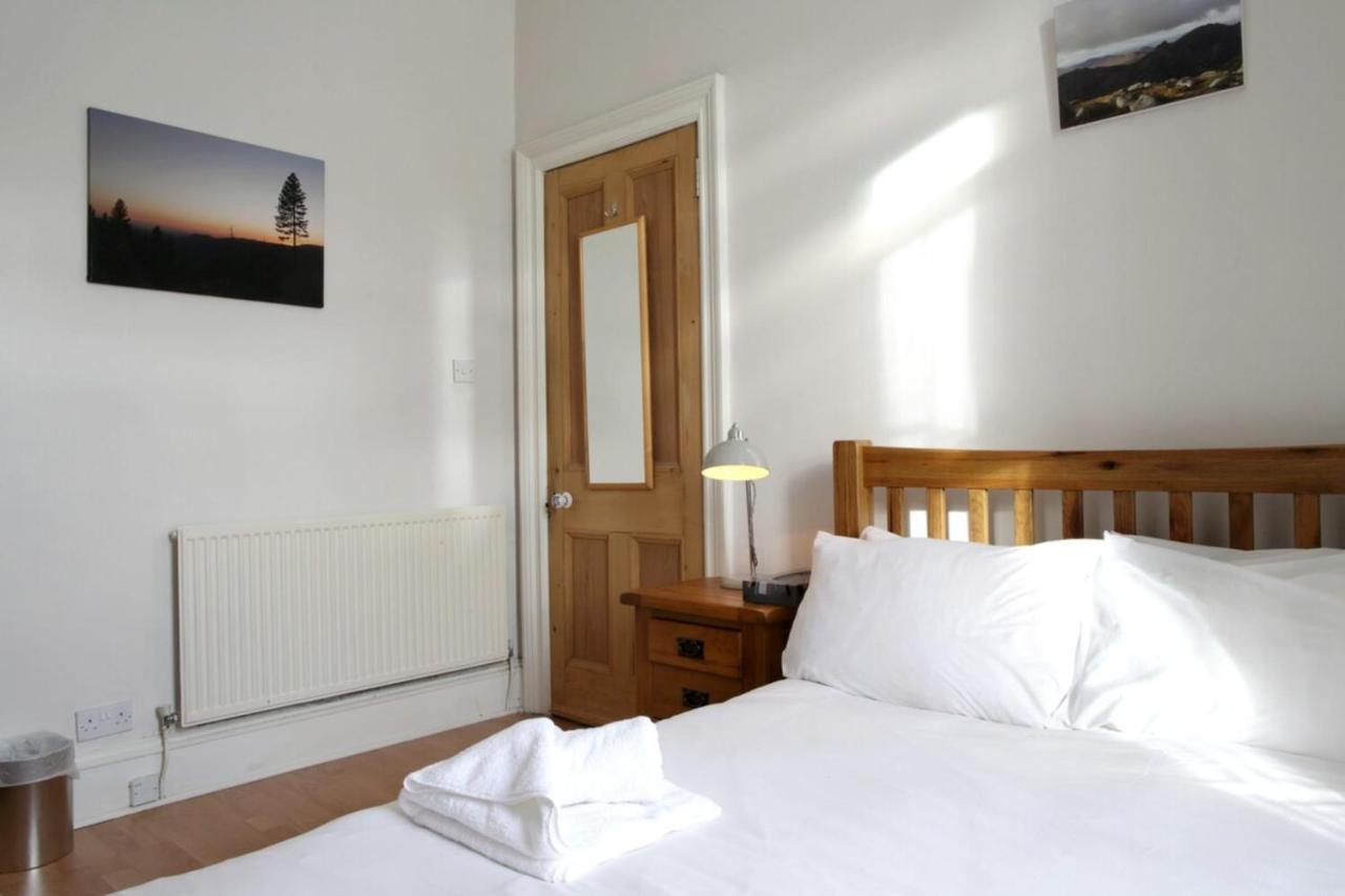 Central And Spacious 2 Bedroom Flat With Garden Edinburgh Bagian luar foto
