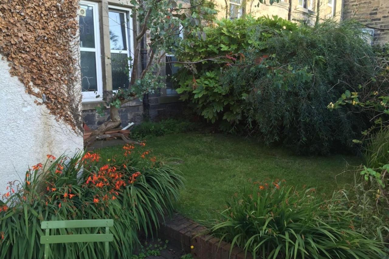 Central And Spacious 2 Bedroom Flat With Garden Edinburgh Bagian luar foto