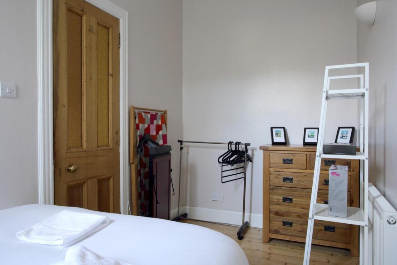 Central And Spacious 2 Bedroom Flat With Garden Edinburgh Bagian luar foto