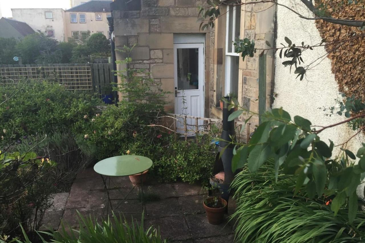 Central And Spacious 2 Bedroom Flat With Garden Edinburgh Bagian luar foto