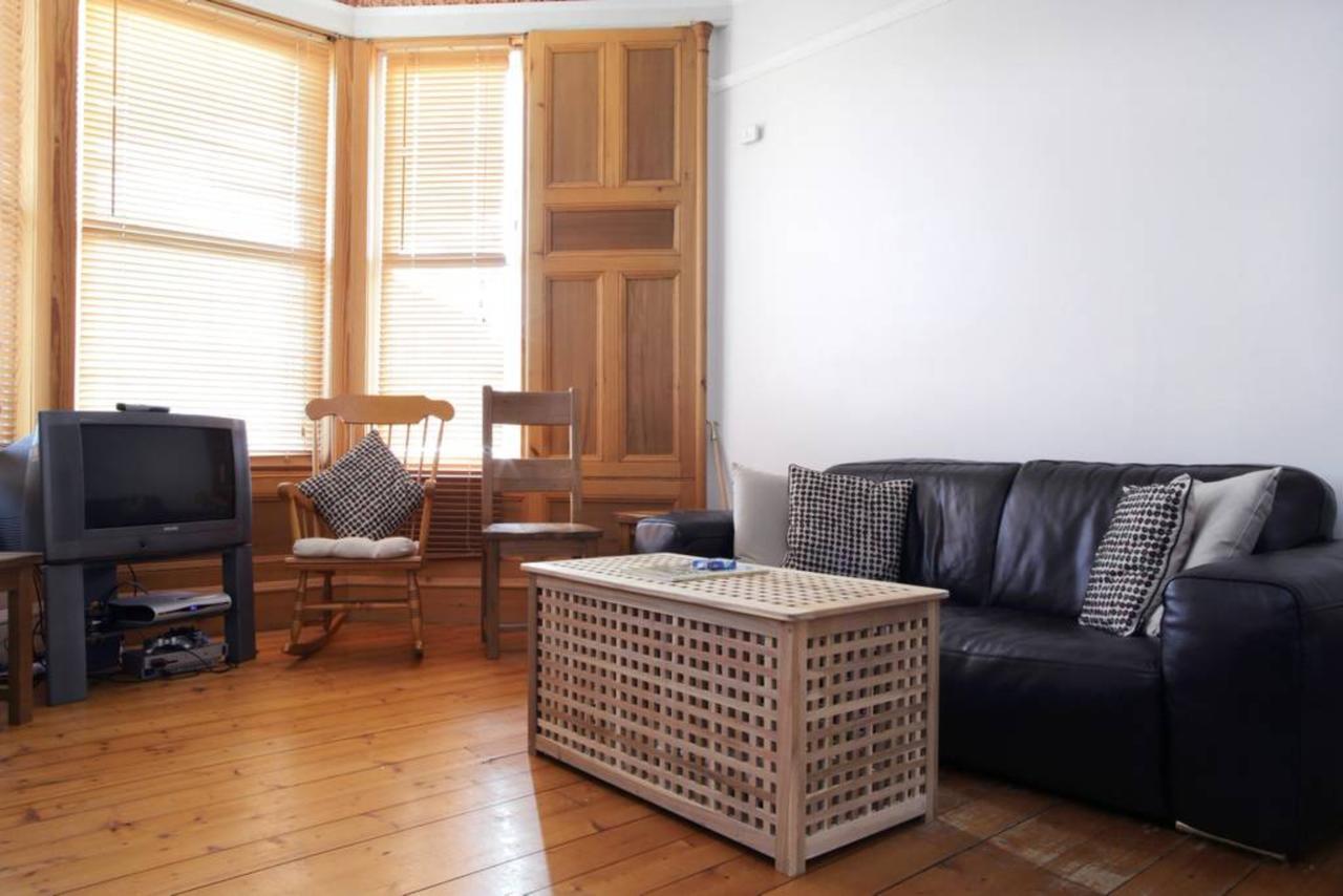 Central And Spacious 2 Bedroom Flat With Garden Edinburgh Bagian luar foto